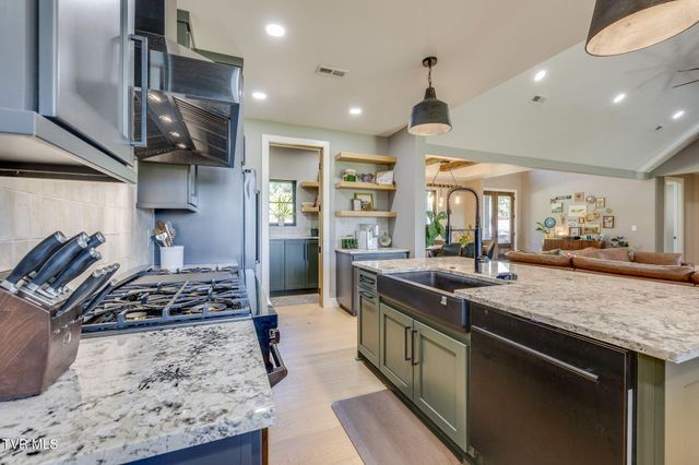 3826 Lake Valley Drive, Kingsport, TN 37664