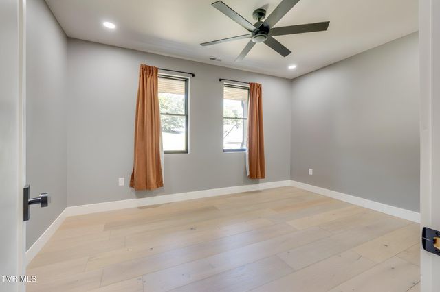 3826 Lake Valley Drive, Kingsport, TN 37664