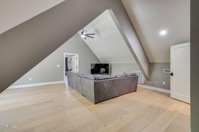 3826 Lake Valley Drive, Kingsport, TN 37664