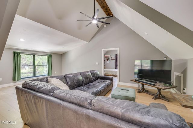 3826 Lake Valley Drive, Kingsport, TN 37664