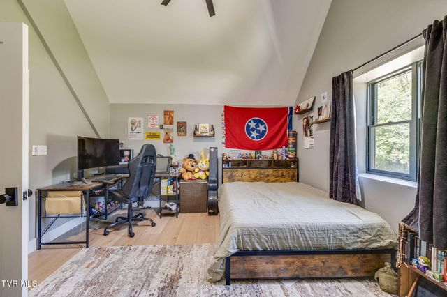 3826 Lake Valley Drive, Kingsport, TN 37664