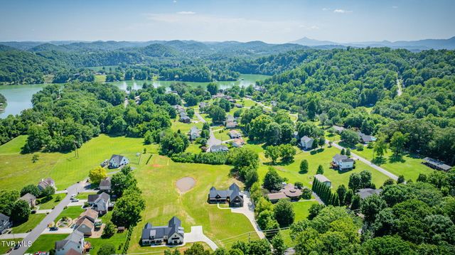 3826 Lake Valley Drive, Kingsport, TN 37664
