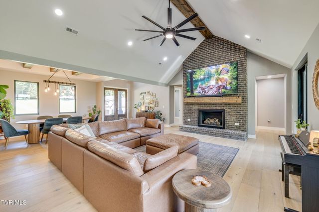 3826 Lake Valley Drive, Kingsport, TN 37664