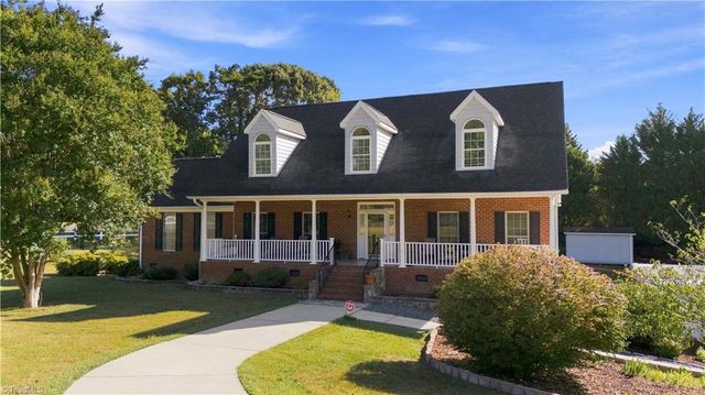 6112 Four Oaks Court, Summerfield, NC 27358