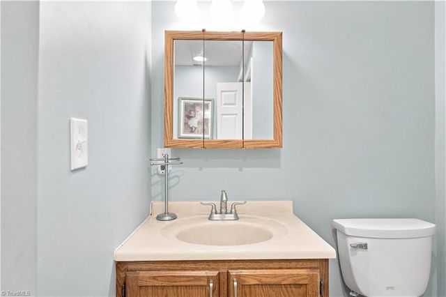 6112 Four Oaks Court, Summerfield, NC 27358