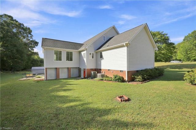 6112 Four Oaks Court, Summerfield, NC 27358