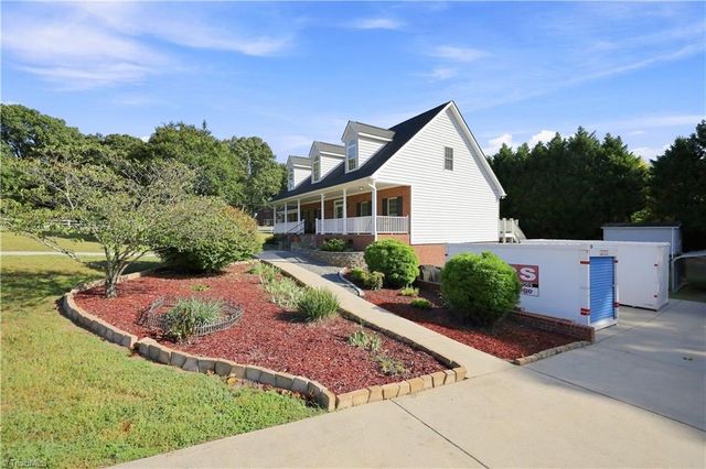 6112 Four Oaks Court, Summerfield, NC 27358