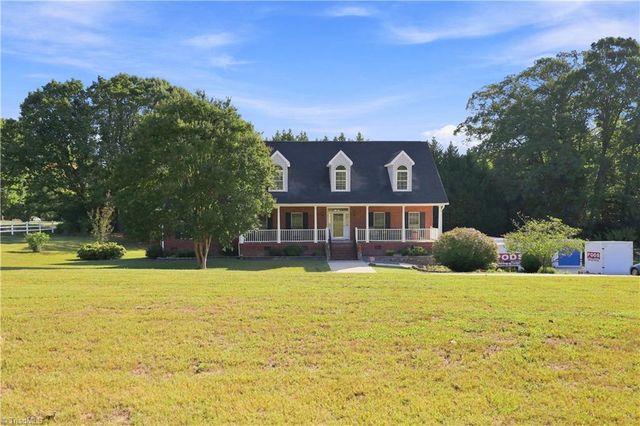6112 Four Oaks Court, Summerfield, NC 27358