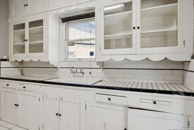 1643 rosewood, San Antonio, TX 78201
