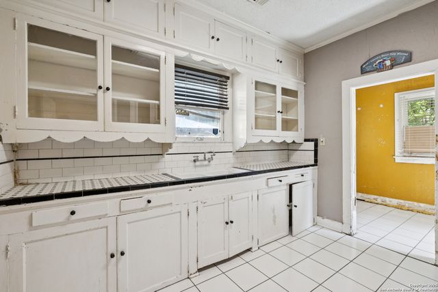 1643 rosewood, San Antonio, TX 78201