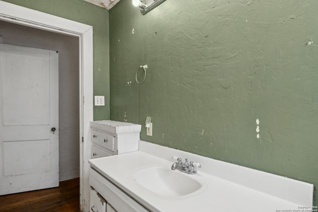 1643 rosewood, San Antonio, TX 78201