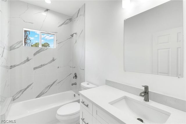 724 Lamar ST E, Lehigh Acres, FL 33974