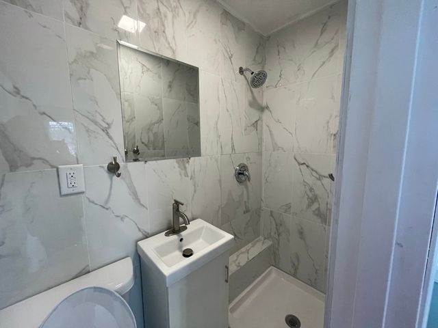 114 E Richmond Street, Westmont, IL 60559