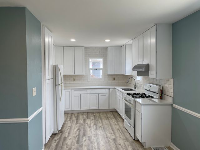 114 E Richmond Street, Westmont, IL 60559