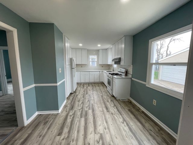 114 E Richmond Street, Westmont, IL 60559