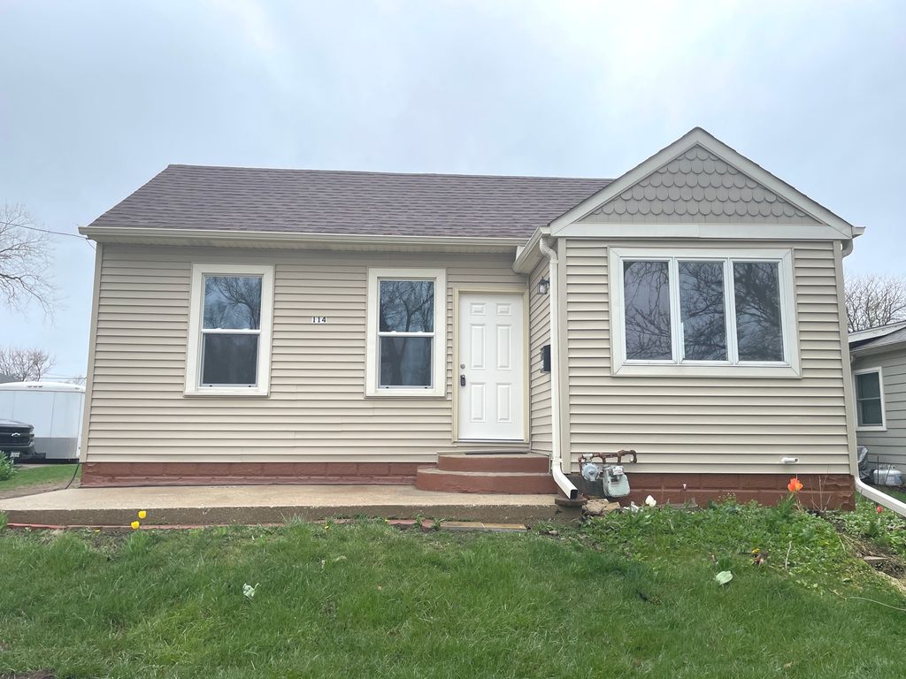 114 E Richmond Street, Westmont, IL 60559