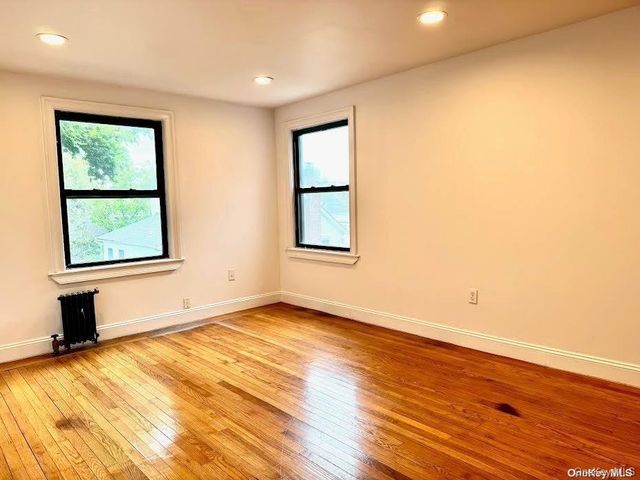 14 Beach Road 3B, Great Neck, NY 11023