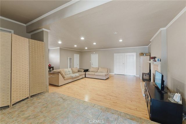 12236 Elva, Los Angeles, CA 90059