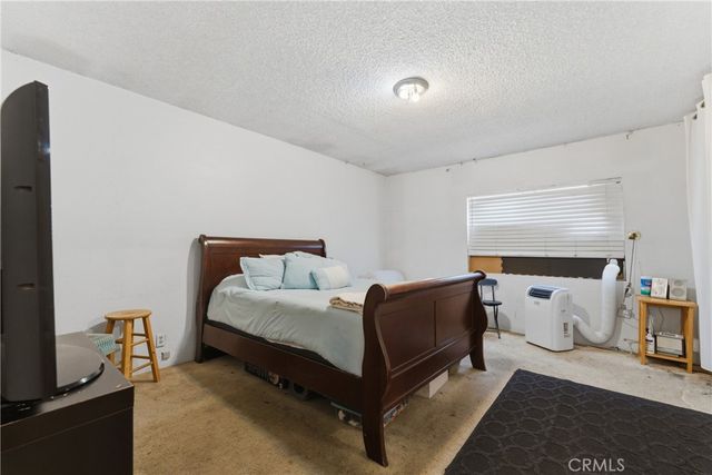 12236 Elva, Los Angeles, CA 90059