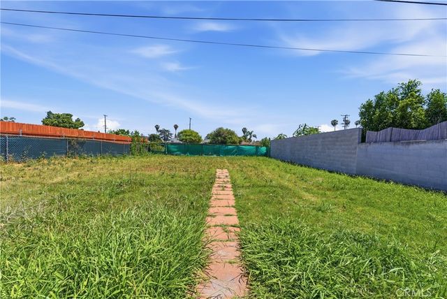 12236 Elva, Los Angeles, CA 90059