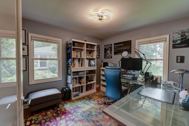 8050 Columbia Avenue, Munster, IN 46321