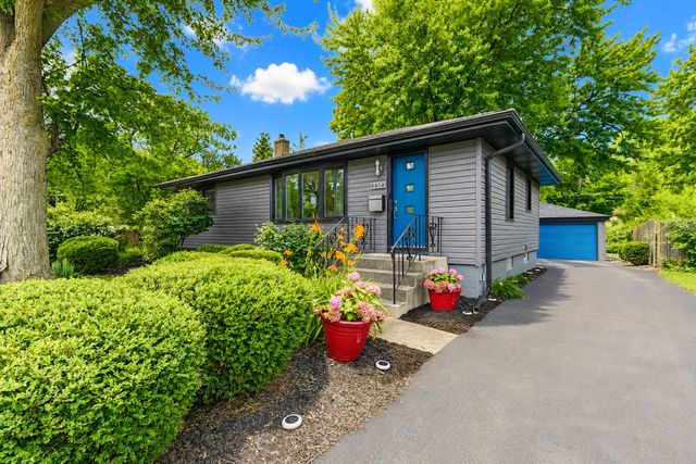 8050 Columbia Avenue, Munster, IN 46321