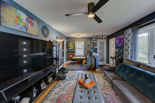 8050 Columbia Avenue, Munster, IN 46321