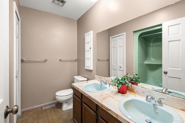 3848 Menendez Dr, Pensacola, FL 32503