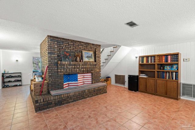 3848 Menendez Dr, Pensacola, FL 32503