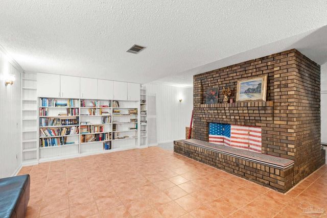 3848 Menendez Dr, Pensacola, FL 32503