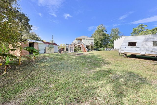 9810 Oak Leaf Drive, Baytown, TX 77521