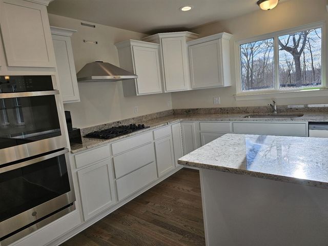 10619 Valley View Drive, Saline, MI 48176