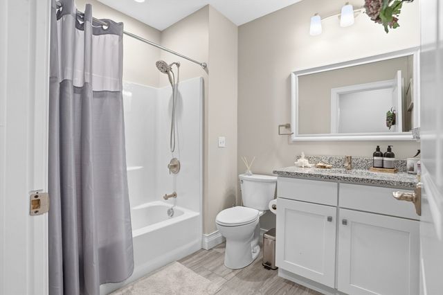 181 S Franklin St 206, Holbrook, MA 02343