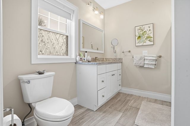 181 S Franklin St 206, Holbrook, MA 02343