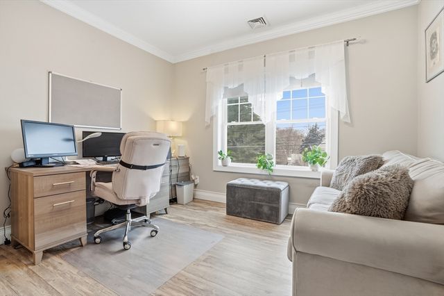 181 S Franklin St 206, Holbrook, MA 02343