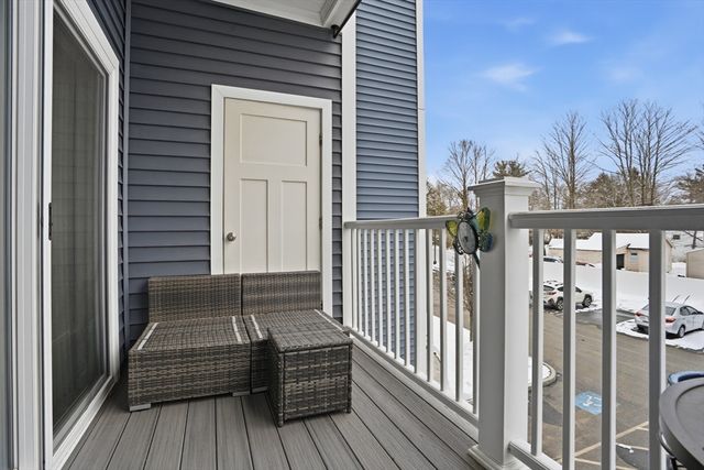 181 S Franklin St 206, Holbrook, MA 02343