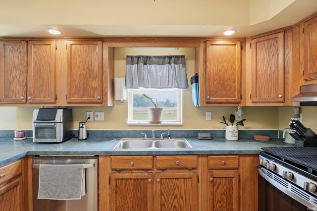 8991 W State Road 236 Road, Middletown, IN 47356