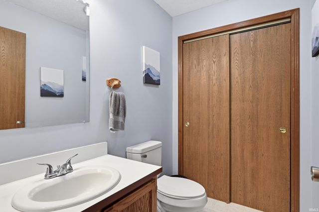 8991 W State Road 236 Road, Middletown, IN 47356