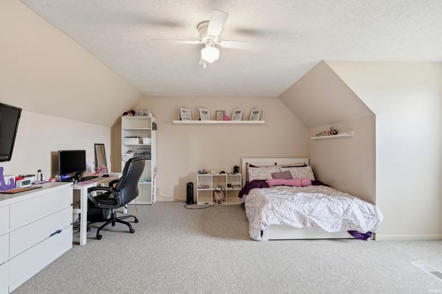 8991 W State Road 236 Road, Middletown, IN 47356