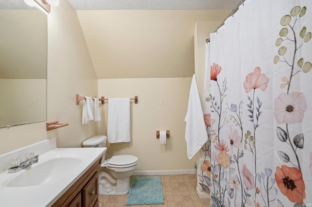 8991 W State Road 236 Road, Middletown, IN 47356