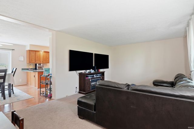 8991 W State Road 236 Road, Middletown, IN 47356