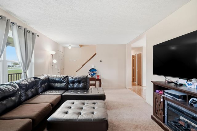8991 W State Road 236 Road, Middletown, IN 47356