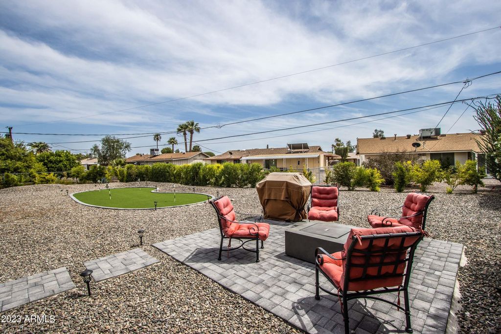 Image 2 of property listing at 10141 W PEBBLE BEACH Drive, Sun City, AZ 85351