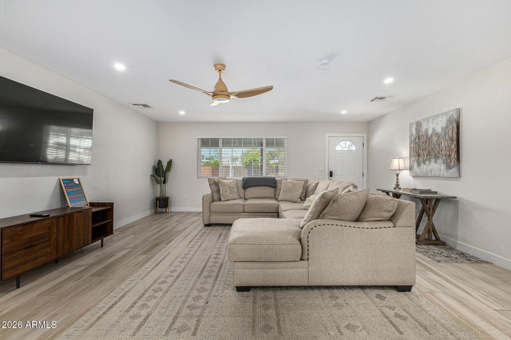 Image 32 of property listing at 10141 W PEBBLE BEACH Drive, Sun City, AZ 85351