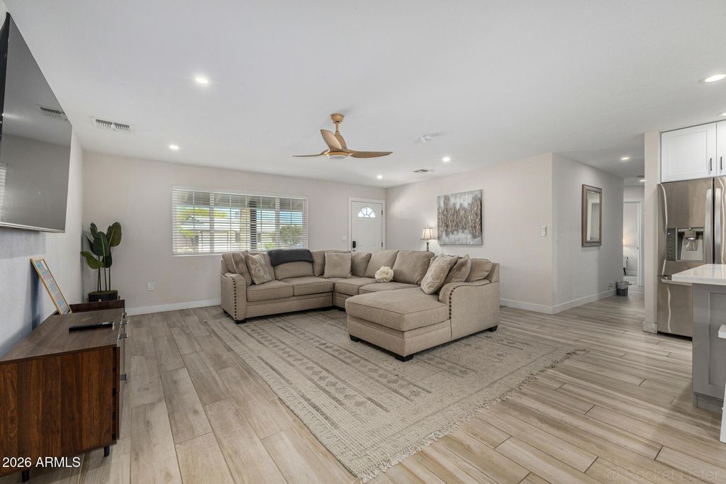 Image 34 of property listing at 10141 W PEBBLE BEACH Drive, Sun City, AZ 85351