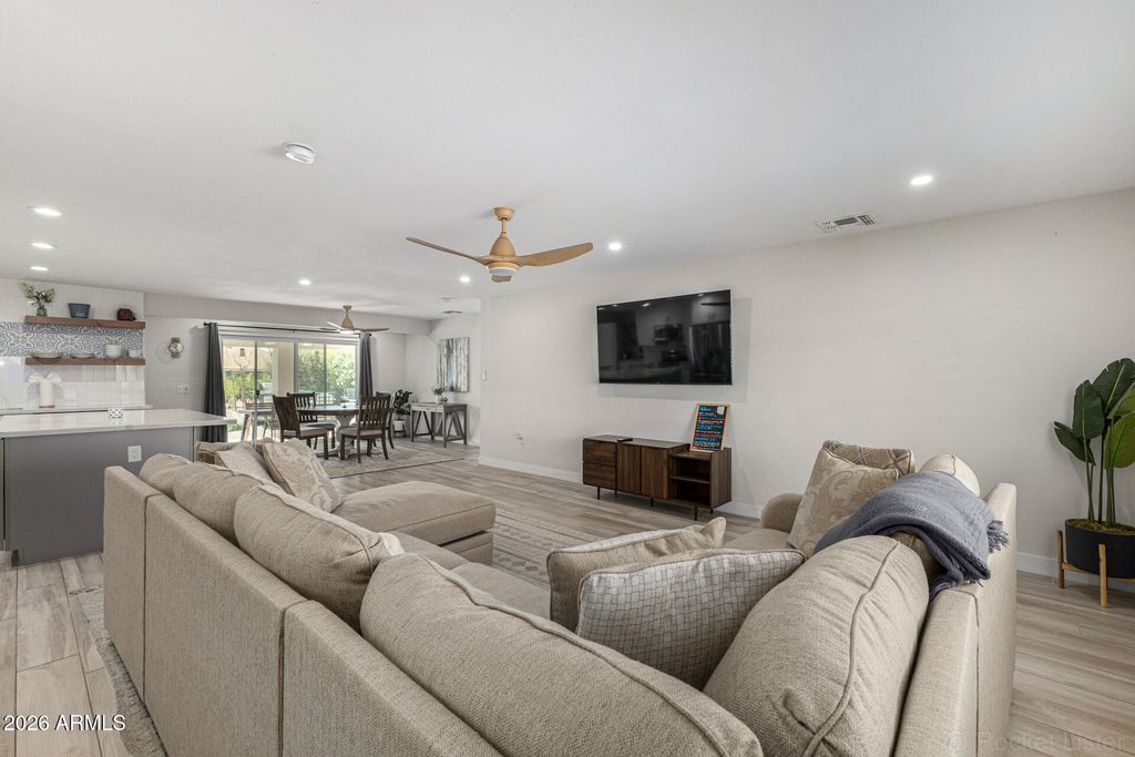 Image 36 of property listing at 10141 W PEBBLE BEACH Drive, Sun City, AZ 85351