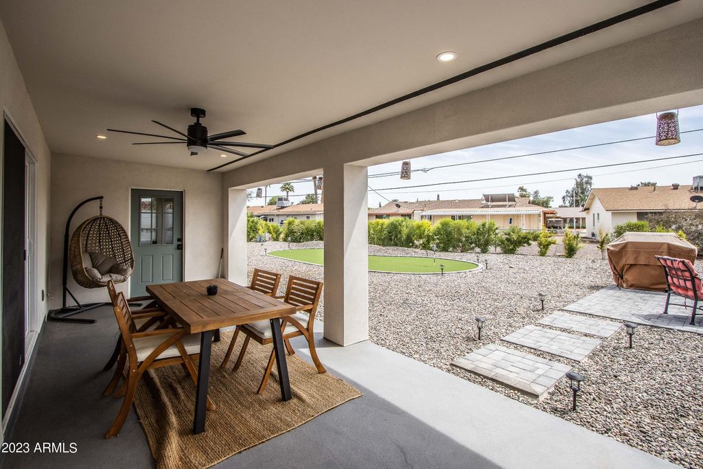 Image 7 of property listing at 10141 W PEBBLE BEACH Drive, Sun City, AZ 85351