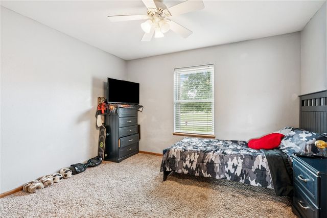 2200 50th St, Marion, IA 52302