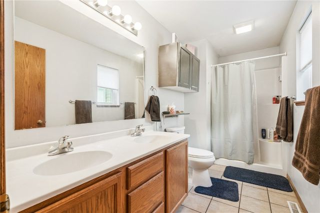 2200 50th St, Marion, IA 52302