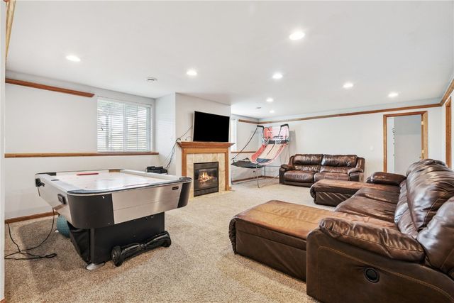 2200 50th St, Marion, IA 52302